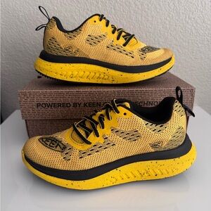 Keen WK400 Women’s Sneakers in Yellow/Black - Size 7